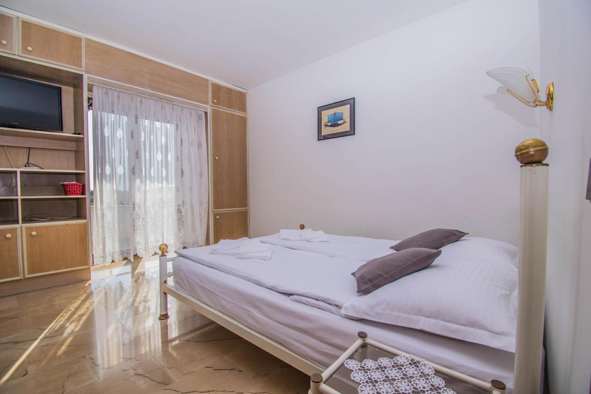 Apartments Grand & Plav In Krk Krk Town Esterno foto